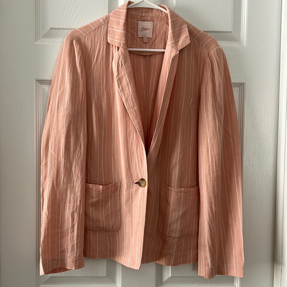 Beautiful, lightweight spring blazer, size medium